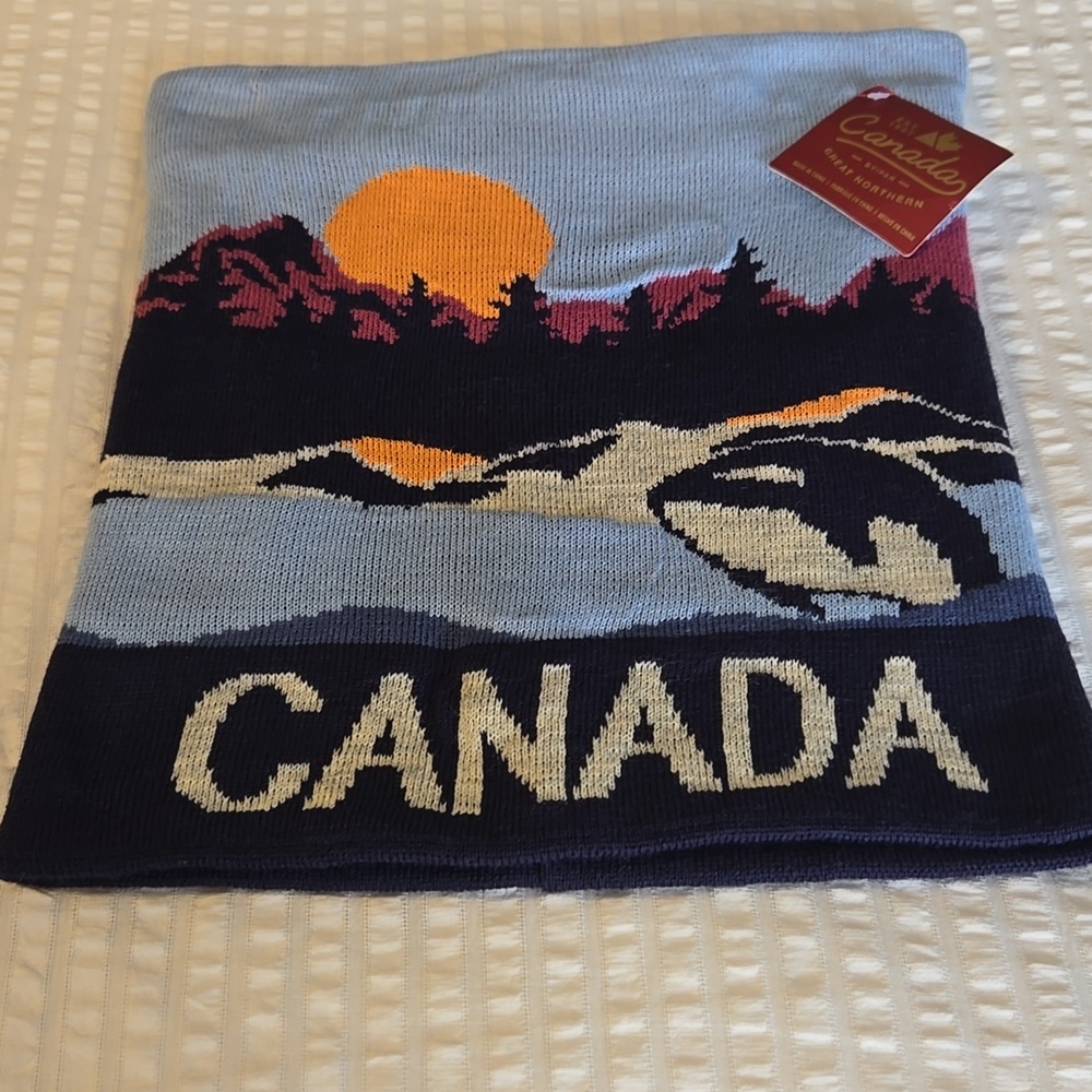 NWT Canada West Coast Orca Neck Warmer One Size